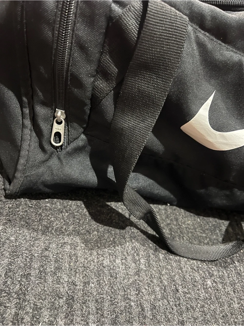 Nike Black Duffle Gym Travel Carry On Bag Weekend Sports Adjustable Strap
